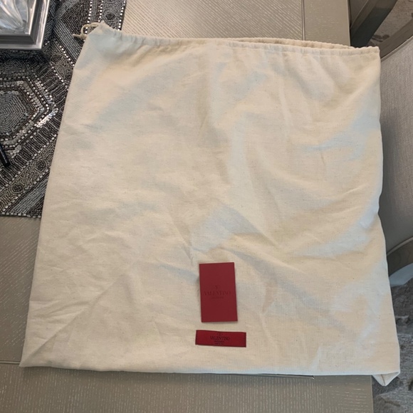 NWOT Valentino Garavani White/Black Leather Magnetic Handbag - Picture 8 of 8